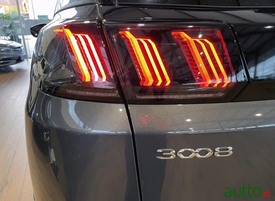 2022' Peugeot 3008 photo #6