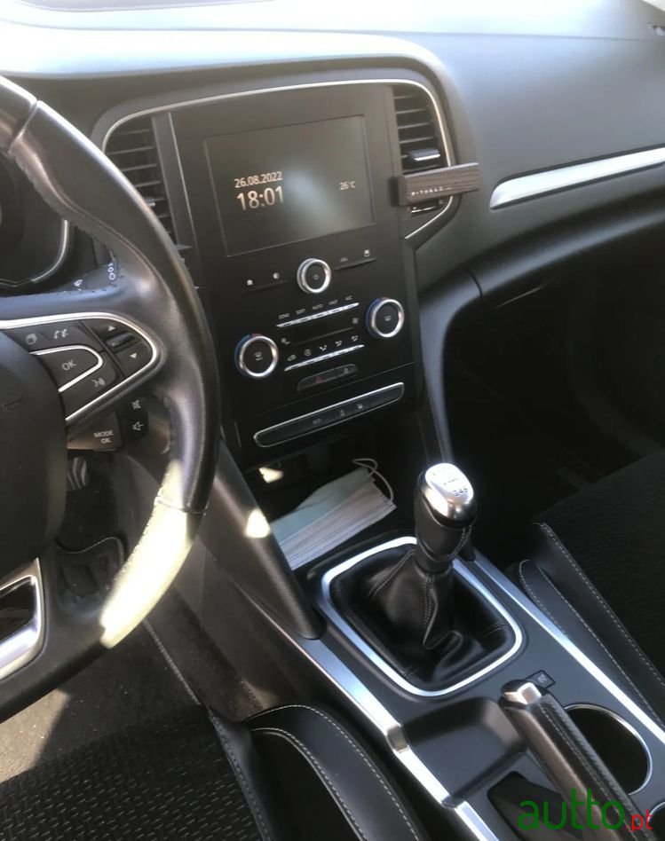 2016' Renault Mégane Sport Tourer photo #5