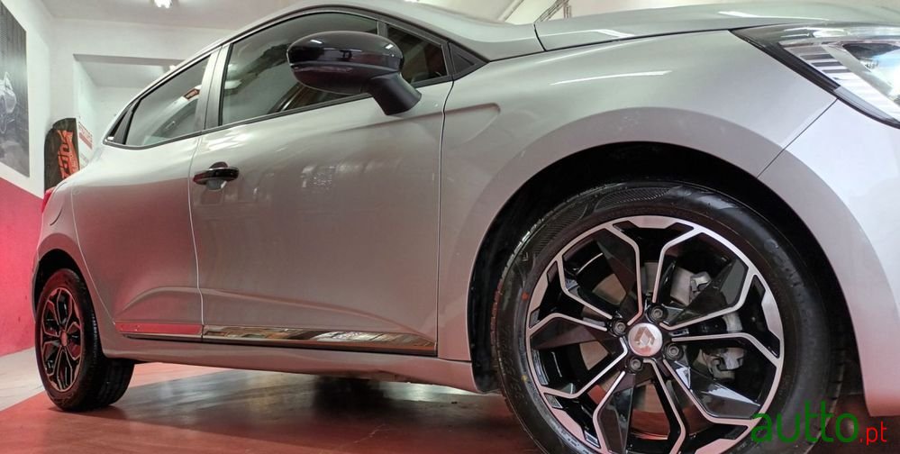 2020' Renault Clio 1.5 Blue Dci Intens photo #4