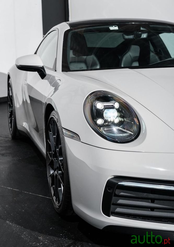 2019' Porsche 911 photo #4