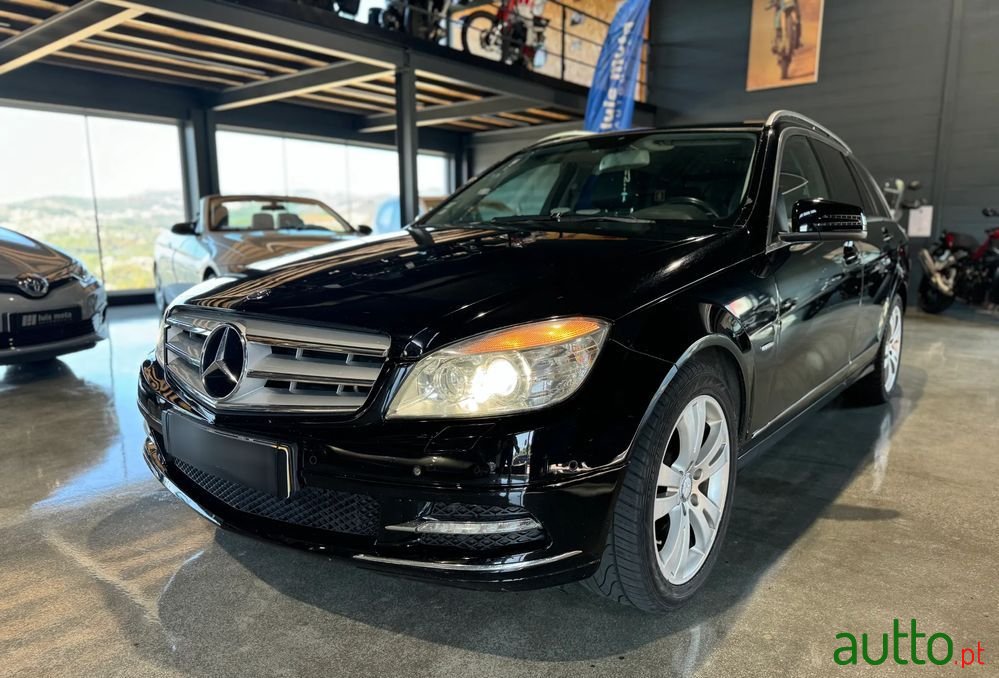 2010' Mercedes-Benz C 250 photo #2