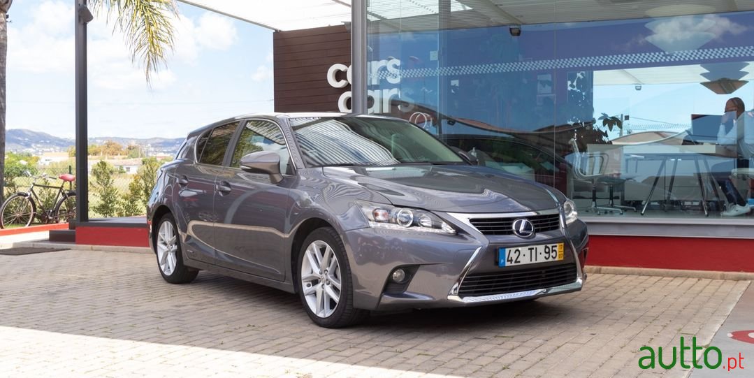 2017' Lexus Ct-200H photo #6