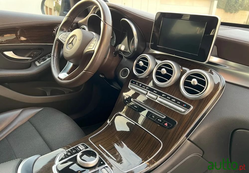 2018' Mercedes-Benz GLC 250 photo #4