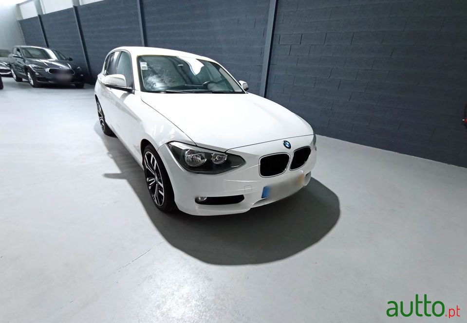 2012' BMW 118 photo #4