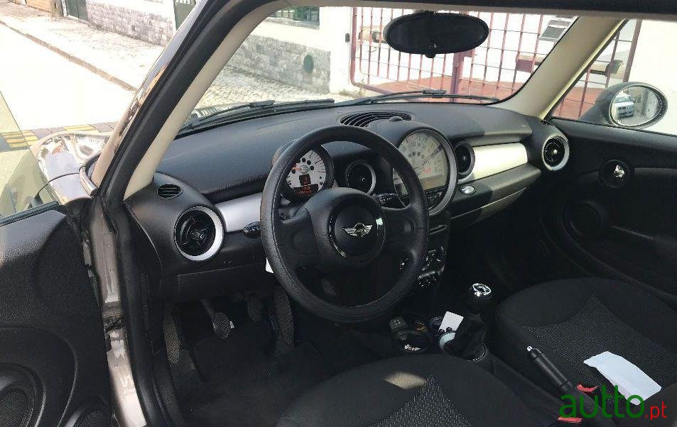 2013' MINI One photo #3