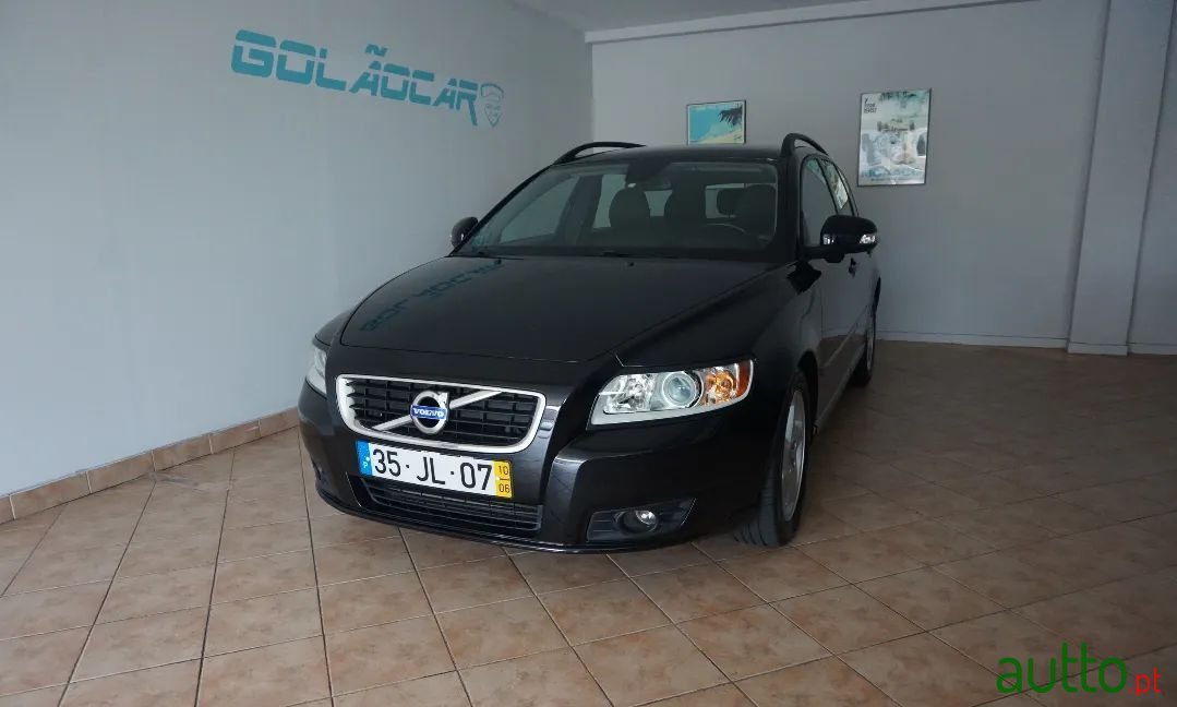 2010' Volvo V50 photo #3