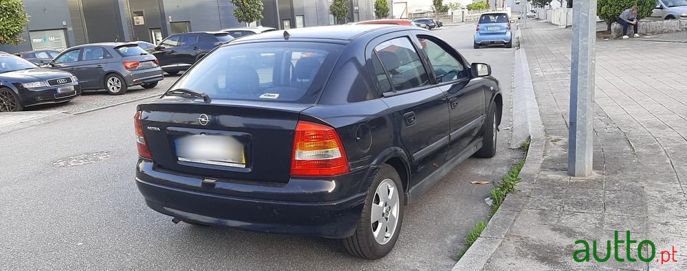 2002' Opel Astra 1.2 Selection photo #5