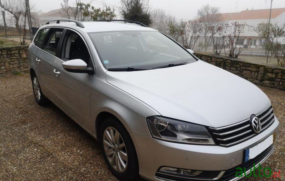 2013' Volkswagen Passat Variant photo #1