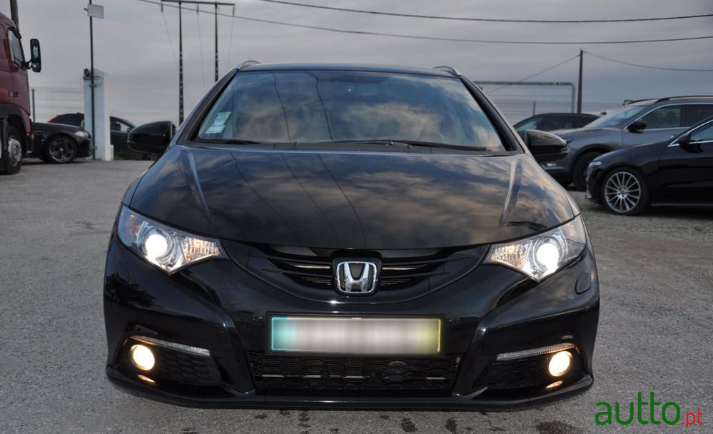 2014' Honda Civic Tourer photo #2