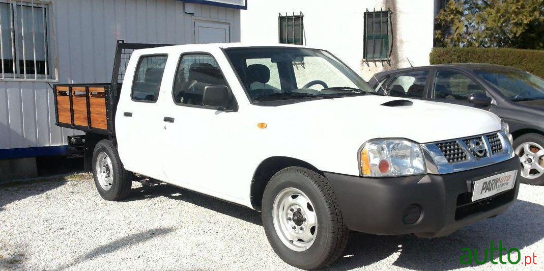 2002' Nissan Pick-Up 2.5 Di 4X2 5 Lug photo #2