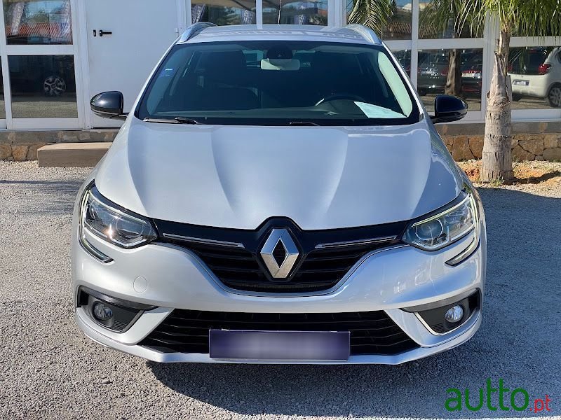 2018' Renault Megane Sport Tourer photo #2