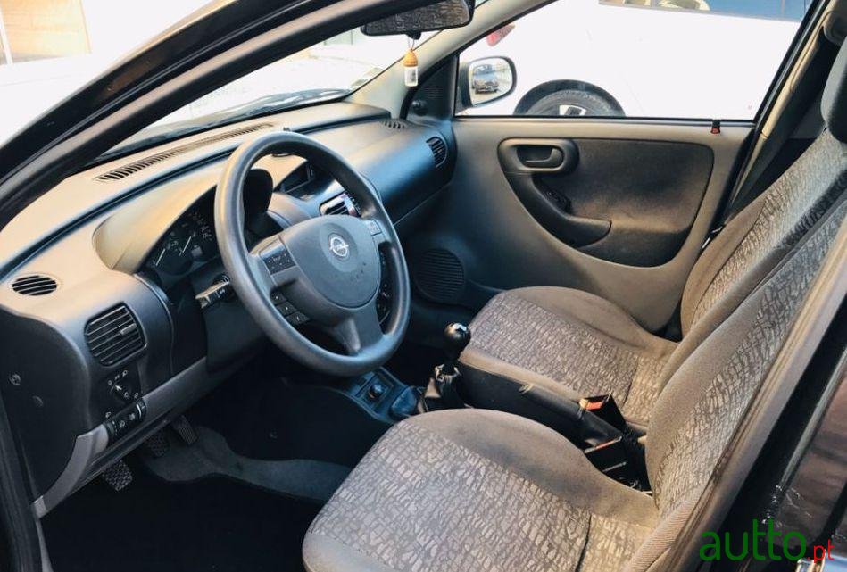 2002' Opel Corsa Confort photo #3