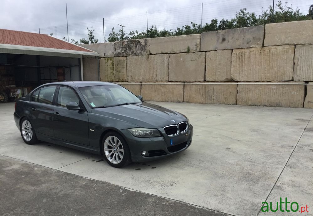 2008' BMW 318 D Navigation Sport photo #4