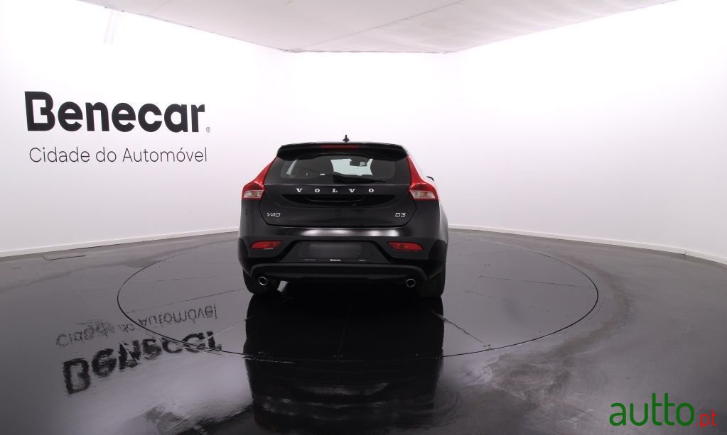 2018' Volvo V40 photo #6