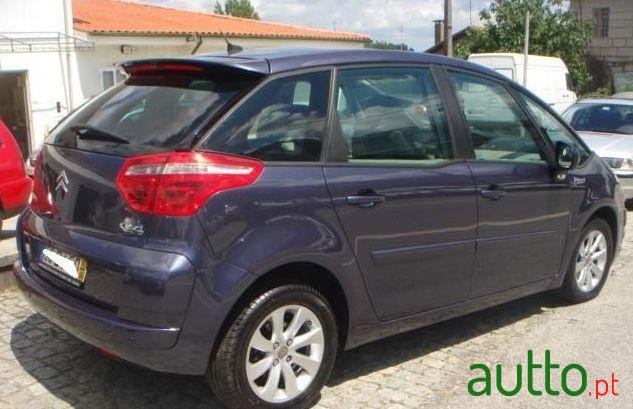 2007' Citroen C4 Picasso photo #1