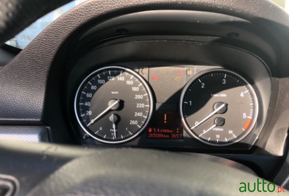 2010' BMW 320 photo #5