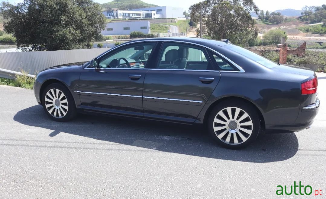 2008' Audi A8 photo #2