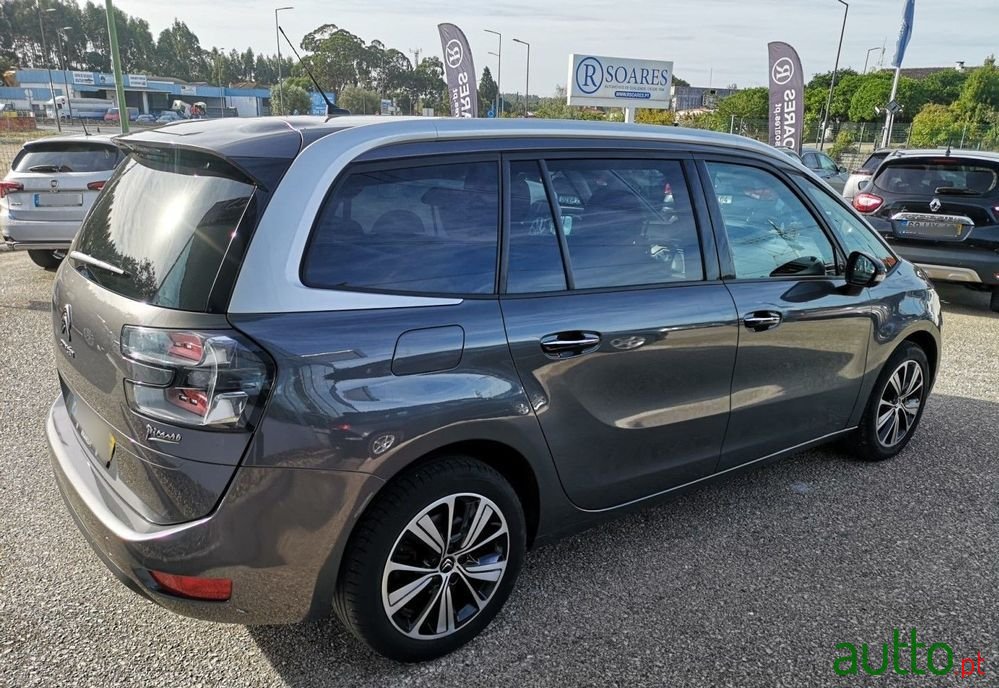 2017' Citroen C4 Grand Picasso photo #3
