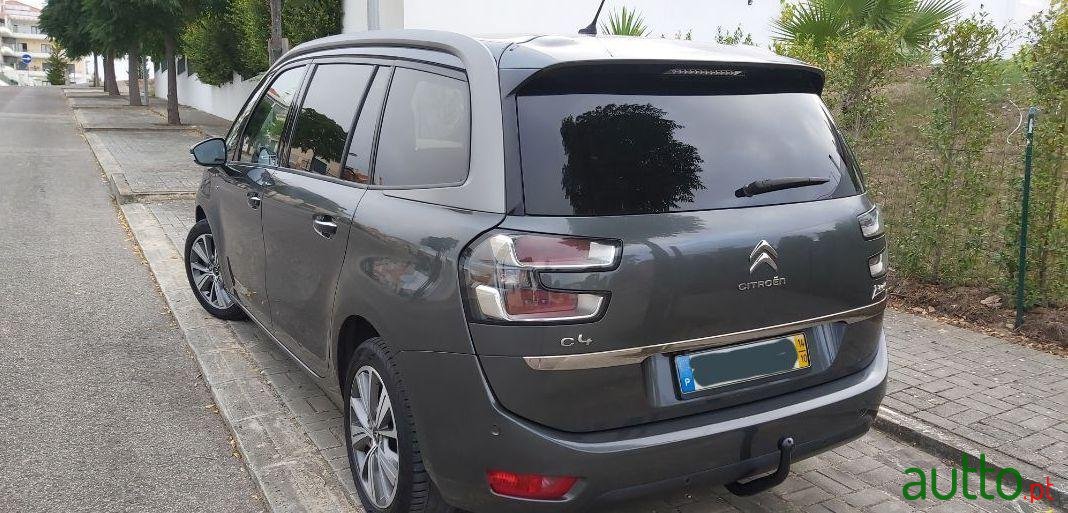 2014' Citroen C4 Grand Picasso photo #1
