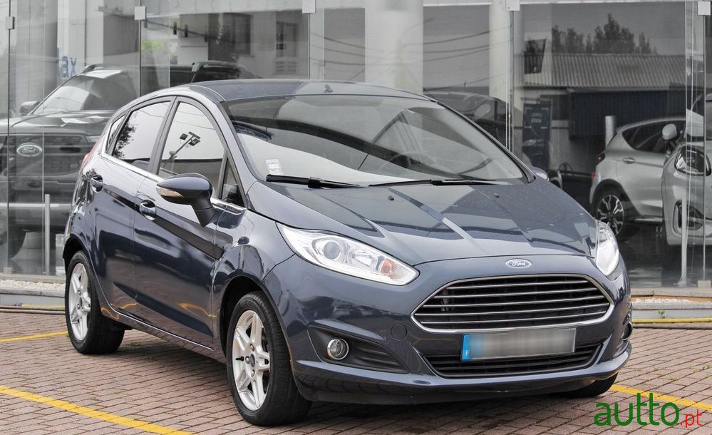 2015' Ford Fiesta photo #1
