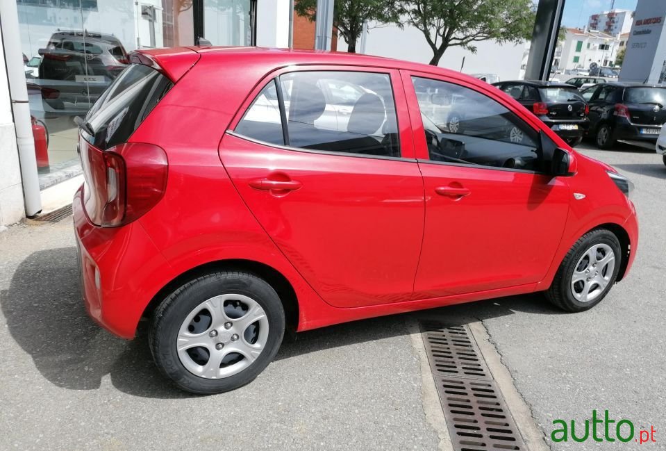 2017' Kia Picanto photo #6