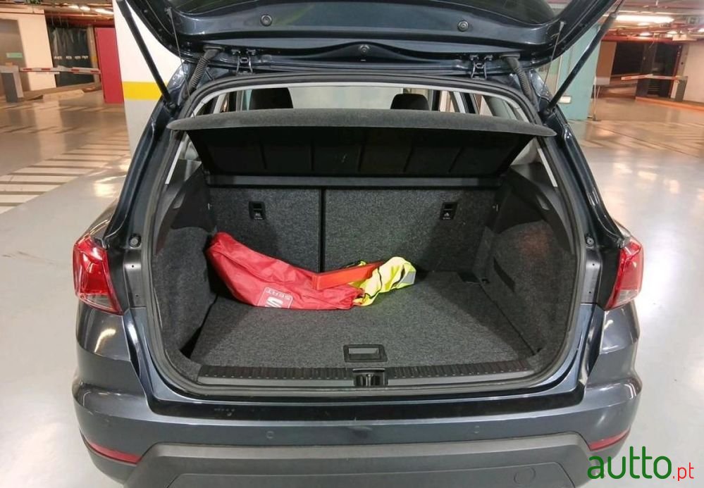 2020' SEAT Arona 1.0 Tsi Style photo #4