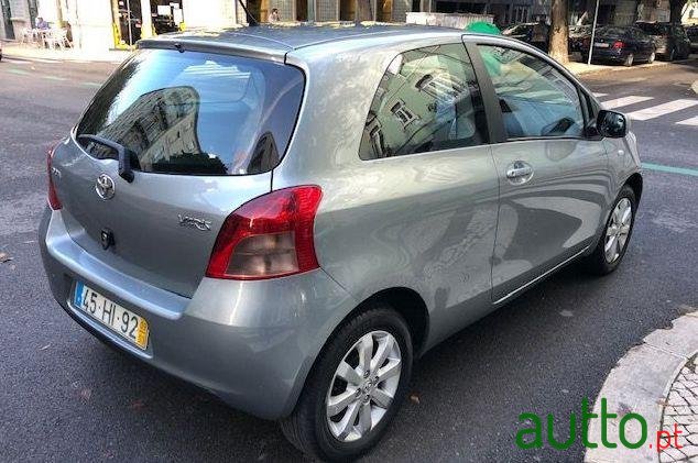 2009' Toyota Yaris Vvt-I Ac photo #1