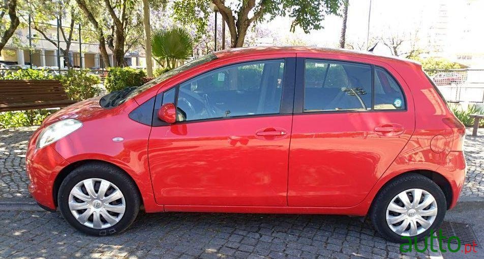 2007' Toyota Yaris photo #2