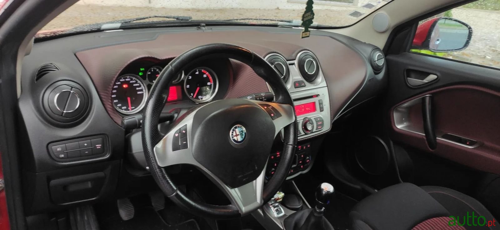 2014' Alfa Romeo MiTo photo #6