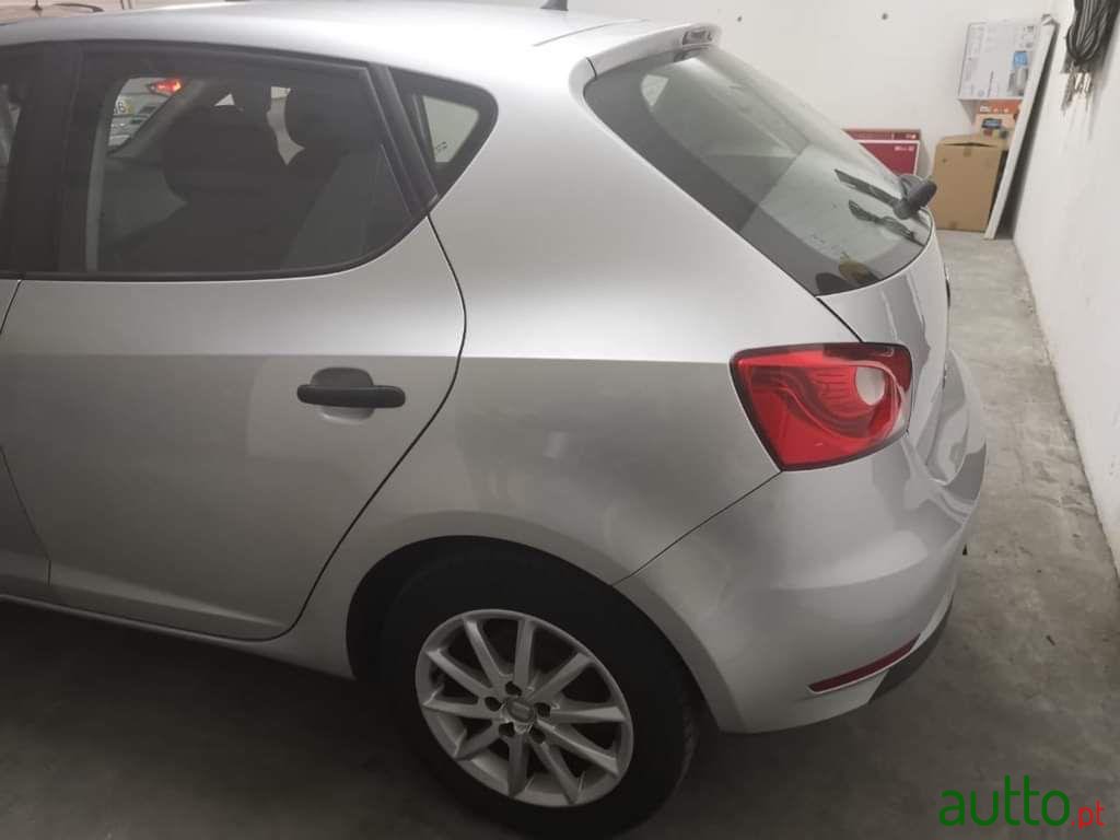 2013' SEAT Ibiza photo #1