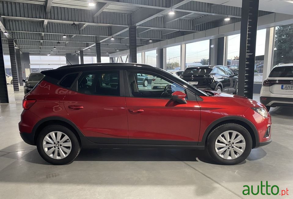 2021' SEAT Arona photo #5