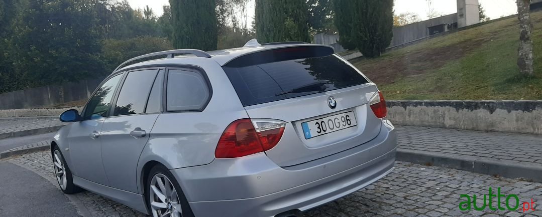 2008' BMW 318 photo #4