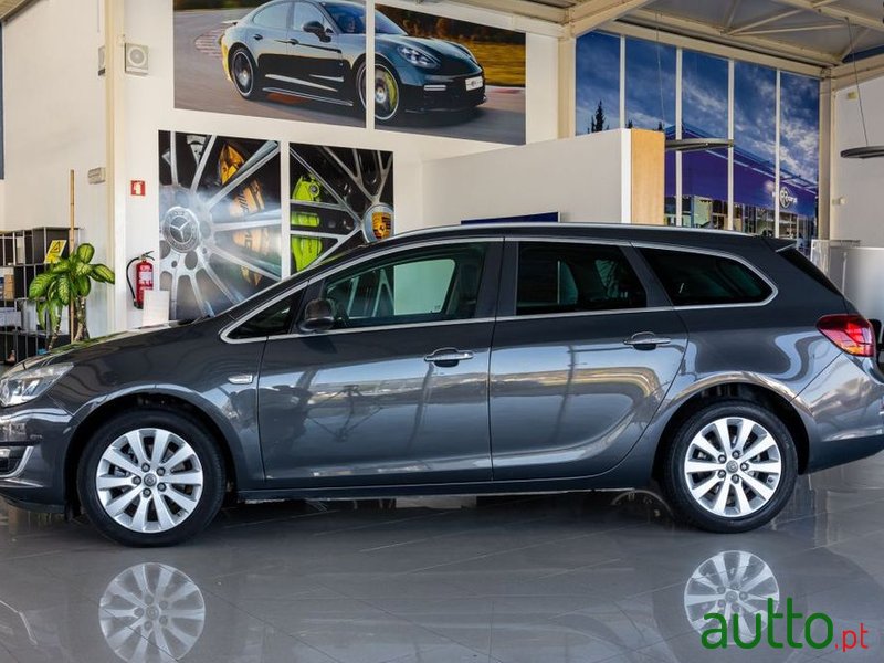 2015' Opel Astra Sports Tourer photo #2