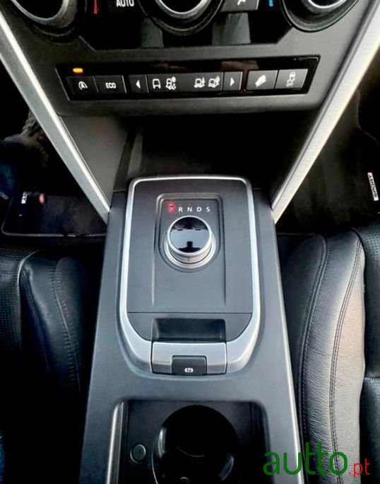 2016' Land Rover Discovery Sport photo #3