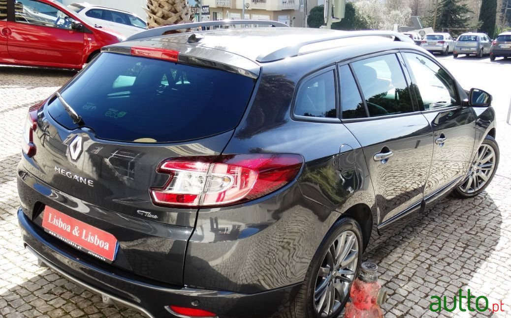 2014' Renault Megane Sport Tourer photo #2