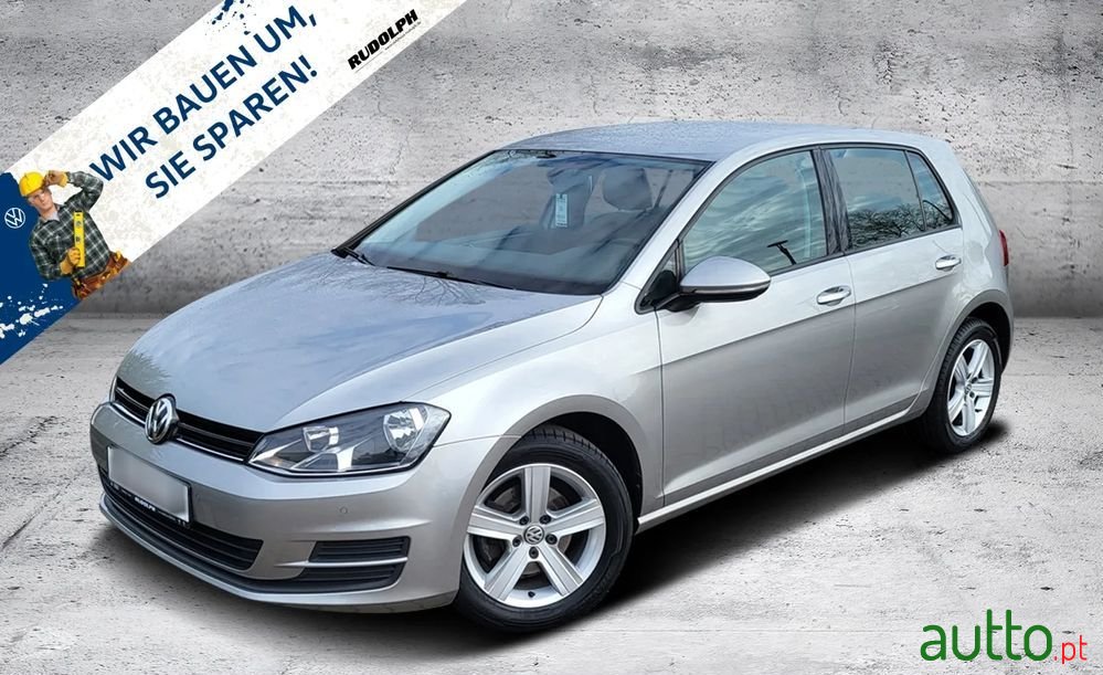 2013' Volkswagen Golf photo #2
