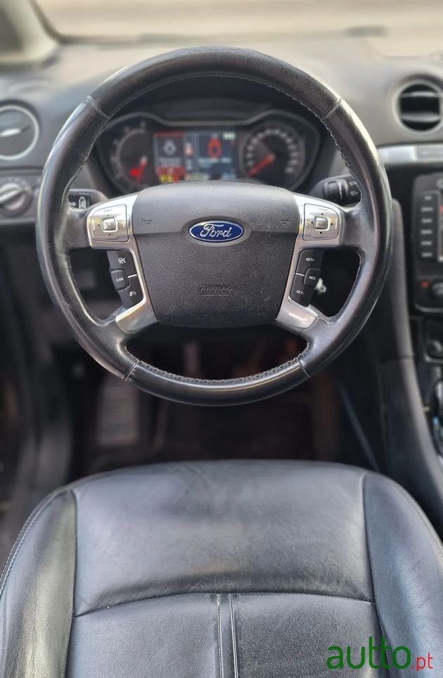 2012' Ford S-Max photo #4