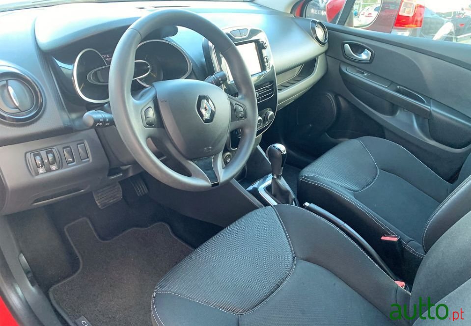 2015' Renault Clio photo #4