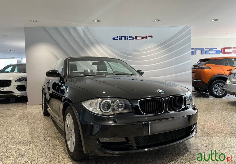2009' BMW Série 1 D Cabrio photo #2