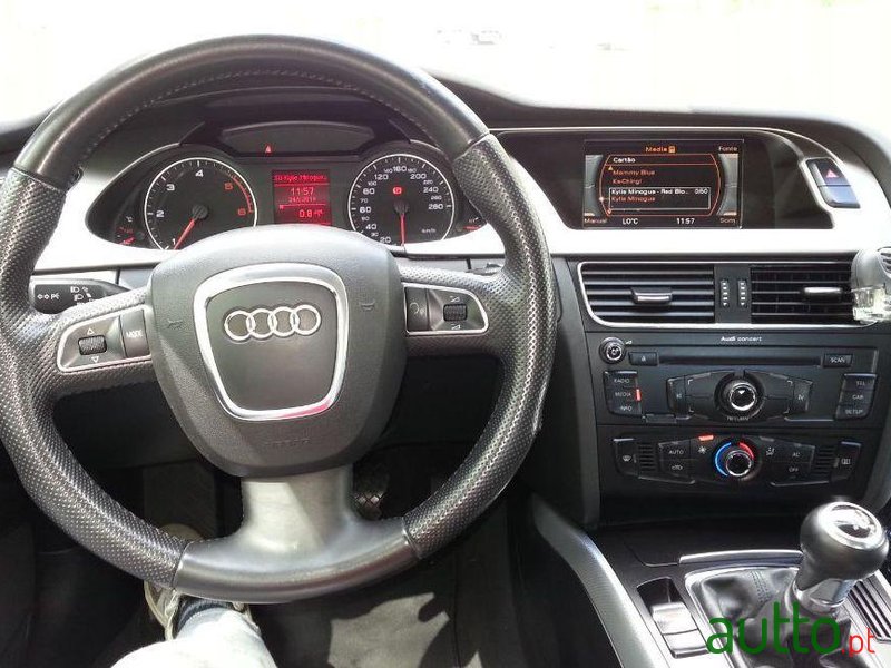 2009' Audi A4 2.0 Tdi Sport photo #2