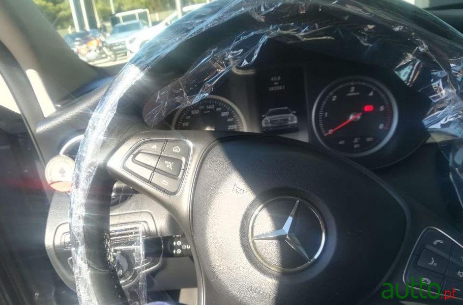 2015' Mercedes-Benz 200 Classe C 200 Bluetec photo #3