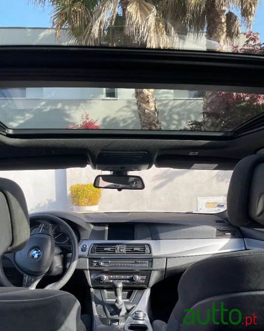 2010' BMW 520 photo #4