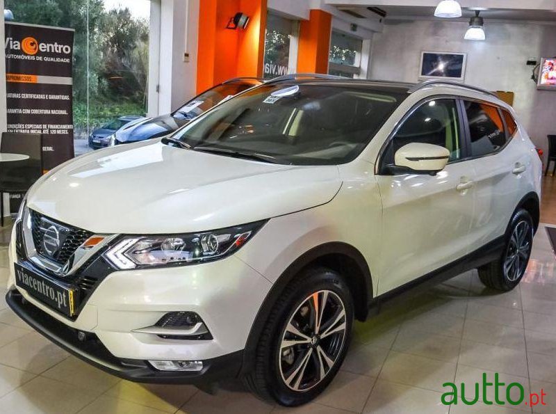 2017' Nissan Qashqai 1.5 Dci N-Connecta 18'' 360º photo #1