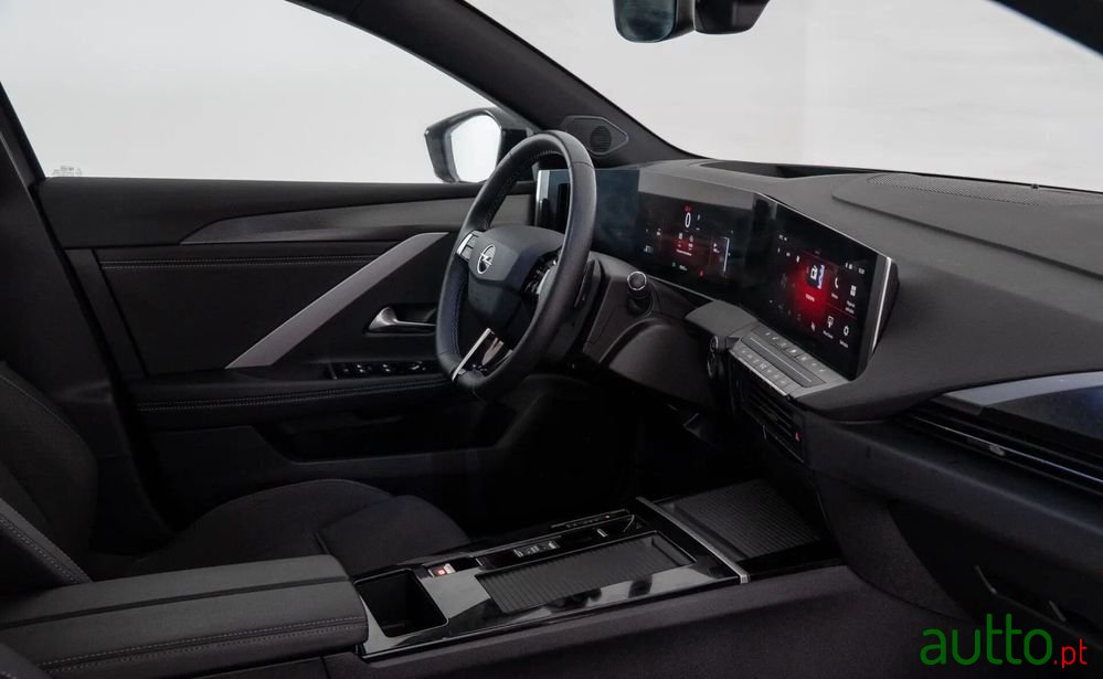 2024' Opel Astra photo #4