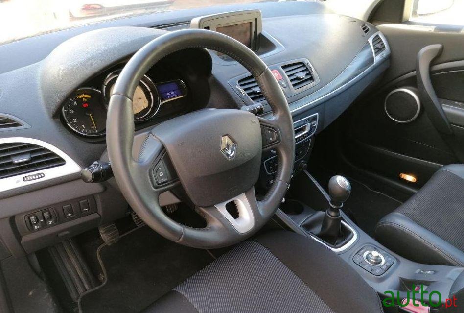 2010' Renault Megane 3 photo #4