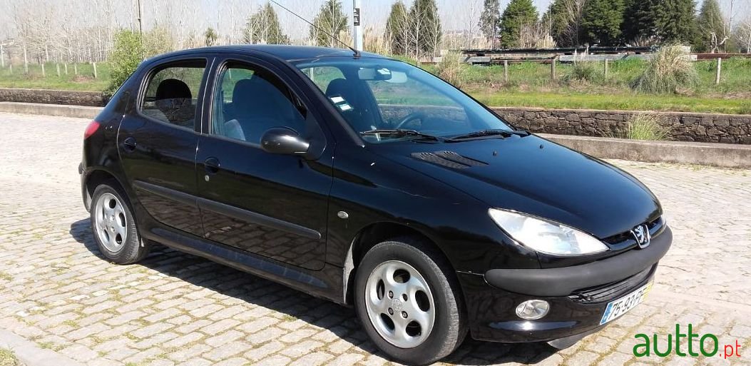 2000' Peugeot 206 photo #2