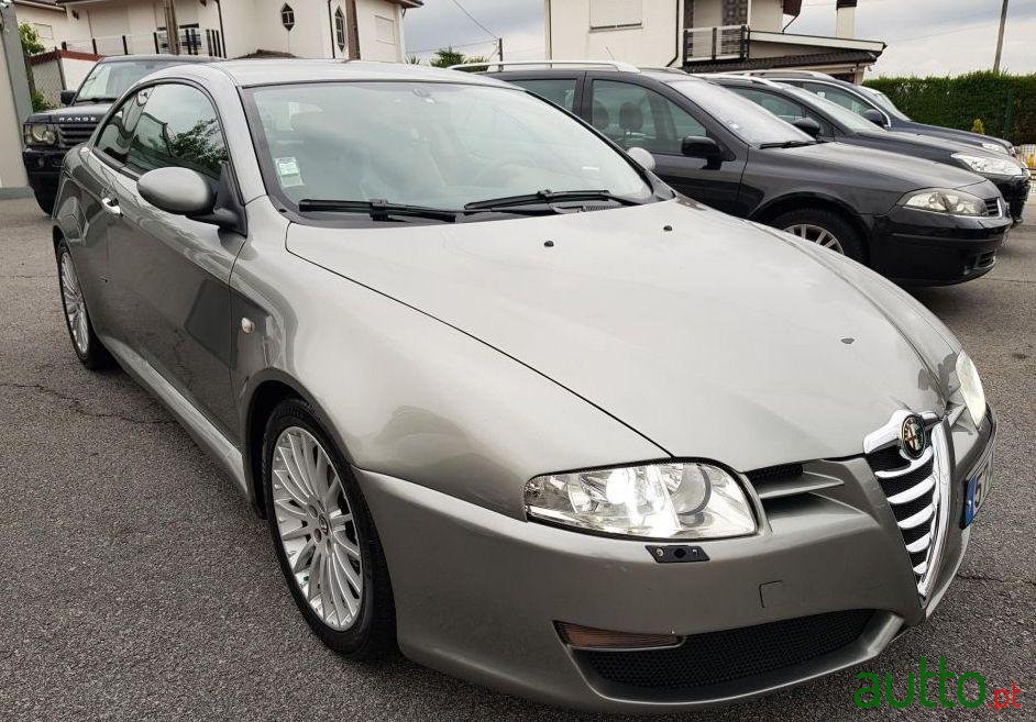 2005' Alfa Romeo GT 1.9 Jtd photo #2