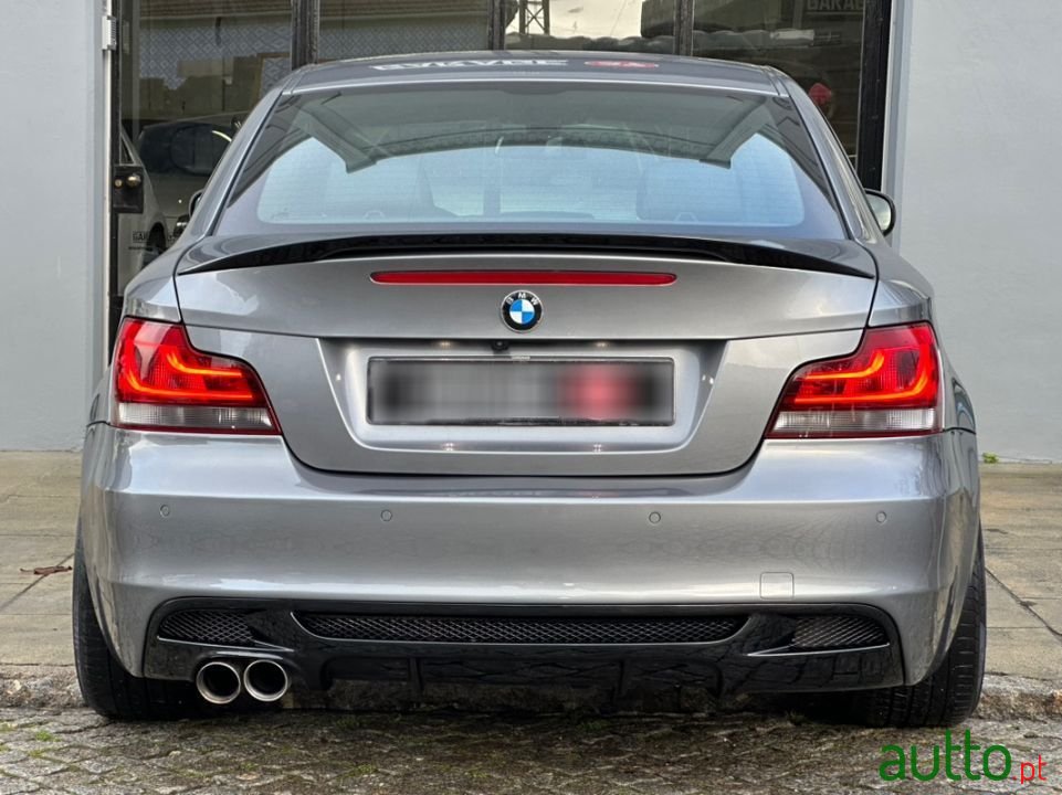 2011' BMW 118 photo #6