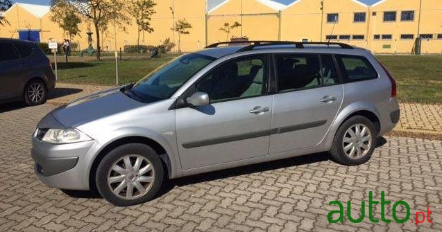 2008' Renault Megane Break photo #3