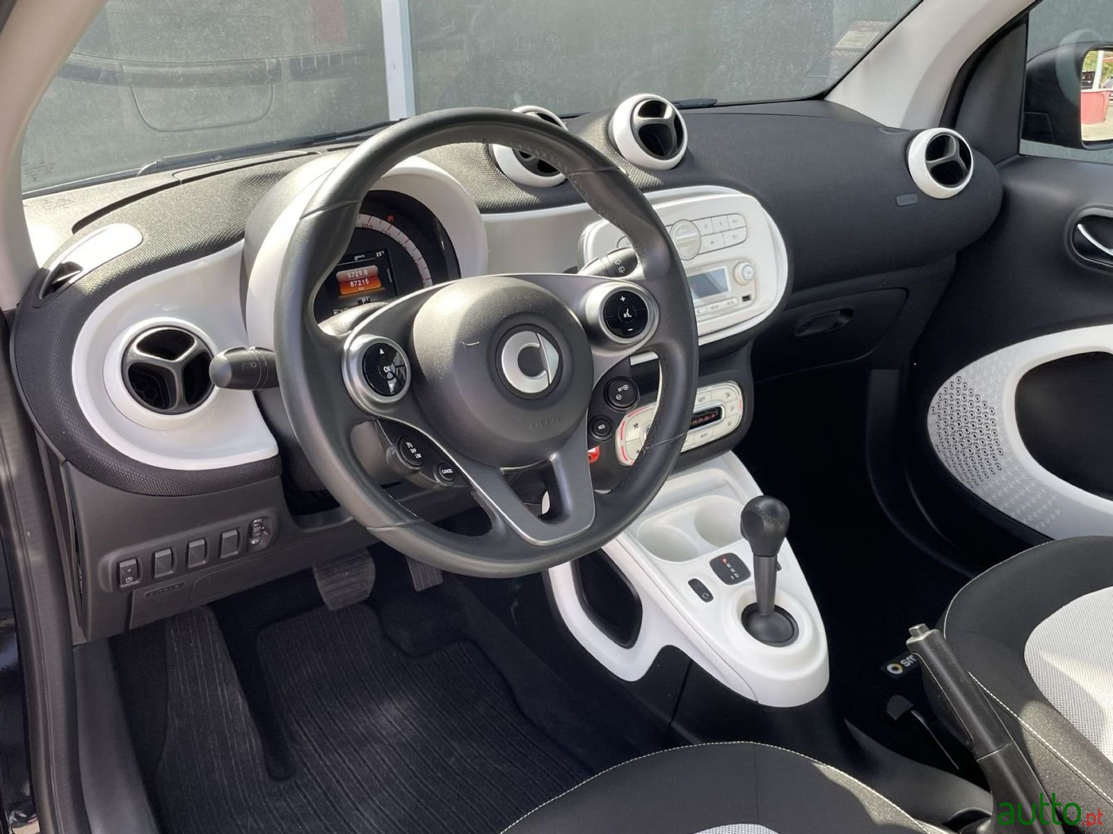 2015' Smart Fortwo photo #4